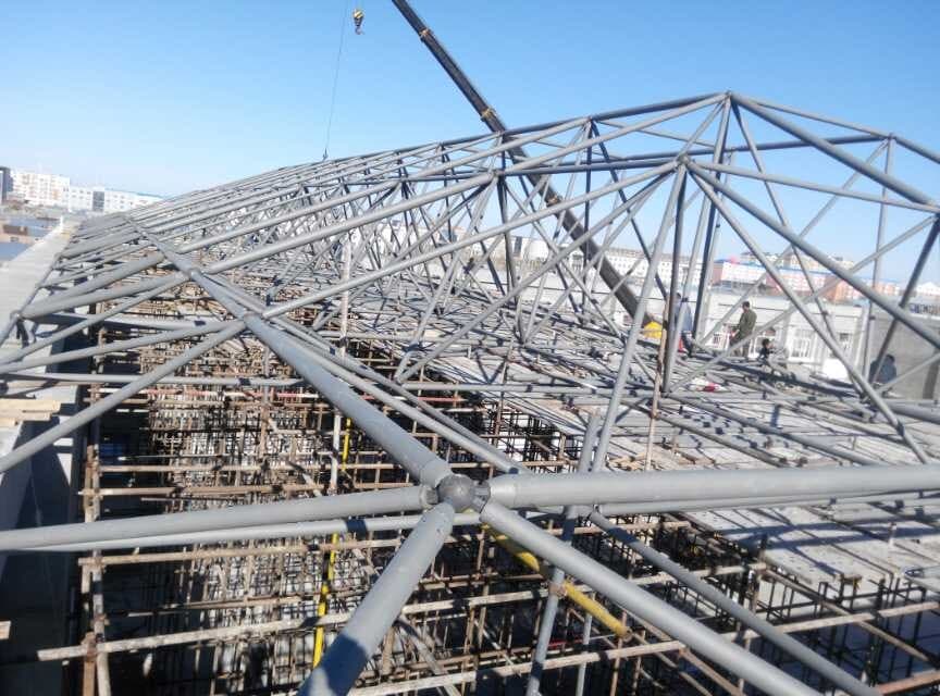 德令哈商贸城屋顶网架工程