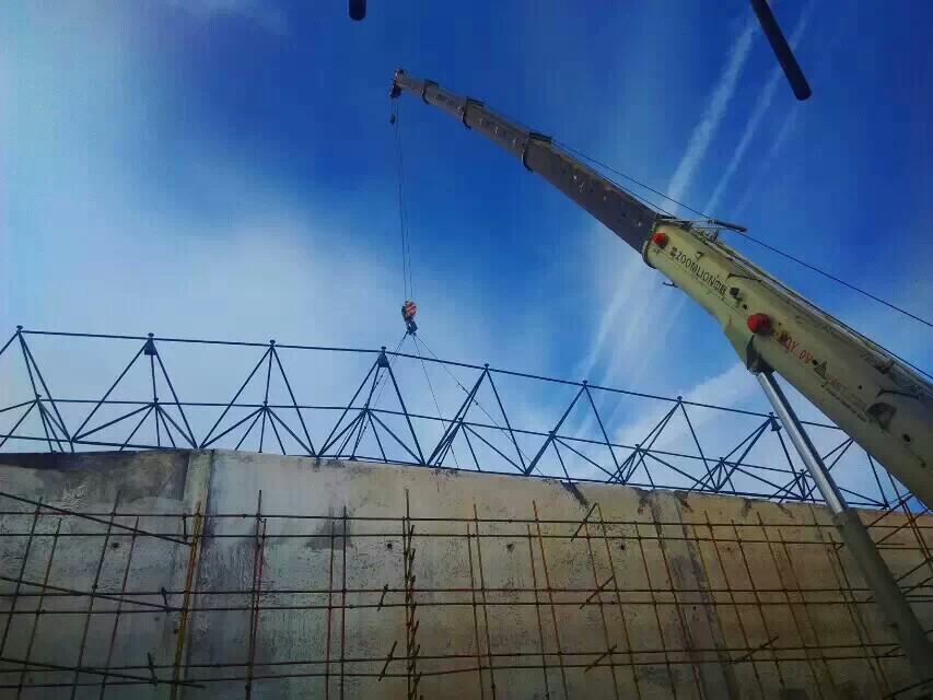 德令哈食堂网架结构工程