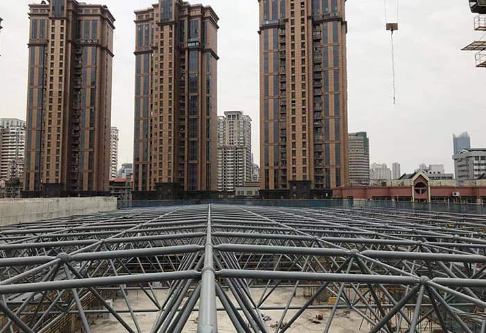德令哈螺栓球网架结构